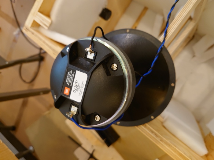 JBL/Selenium D220Ti compression driver mounted on the H08RW waveguide